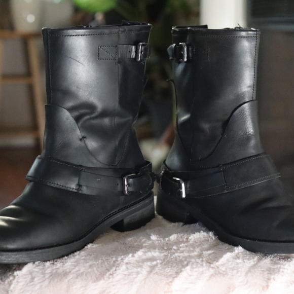 Enzo Angiolini Easharia Black Leather Buckle Zippered Motorcycle Boot - Picture 4 of 10